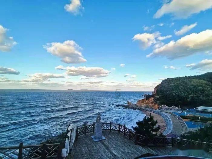 炎炎夏天，男生的花式衬衫怎么搭不会显得土？